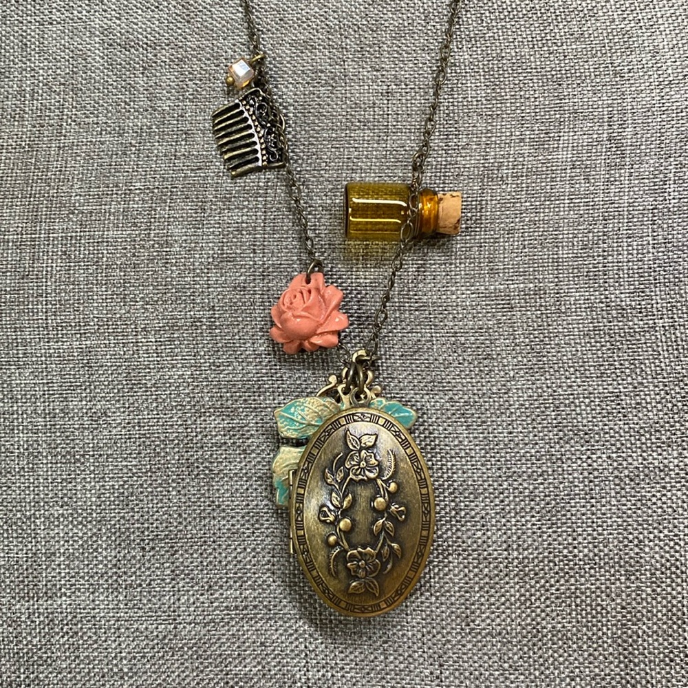Vintage ‘Antique Style’ Locket Necklace